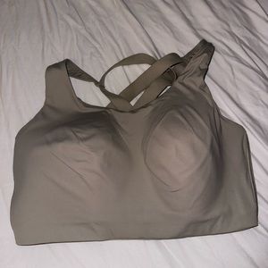 ⚪️ Lululemon Sports Bra ⚪️